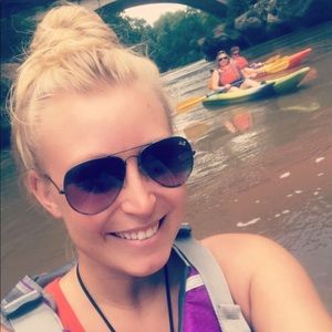 Meet your Posher, Dana